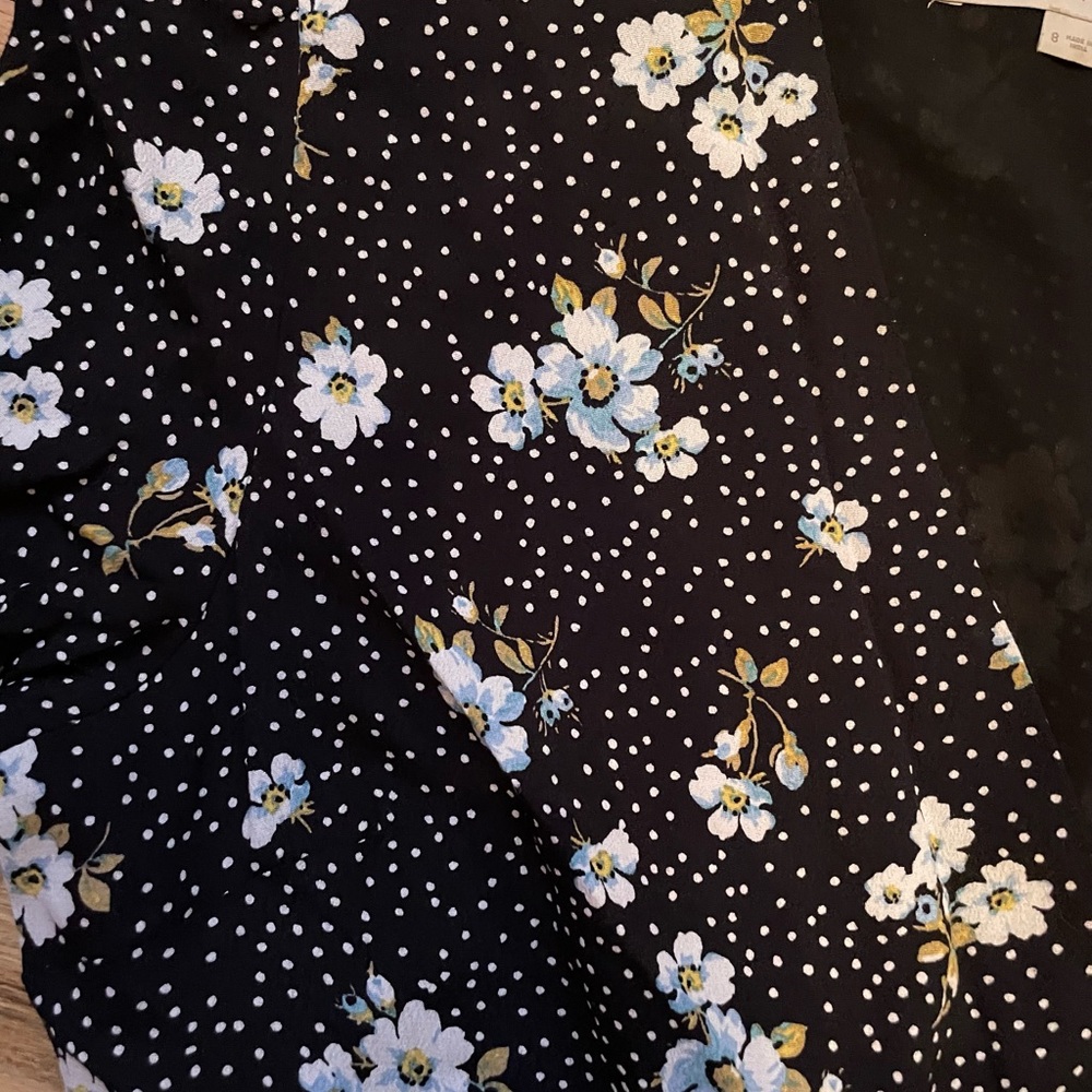 Ann Taylor Loft floral wrap around tie dress size 8- EUC - Picture 3 of 3